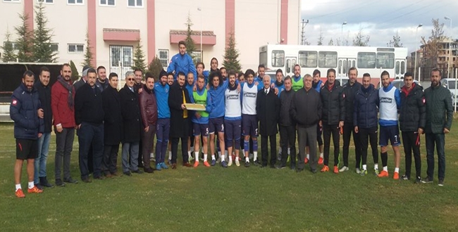 Yönetimden Birlik Gösterisi