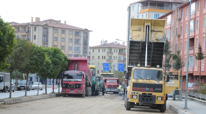 Varinli Caddesi’ne 1100 Ton Asfalt