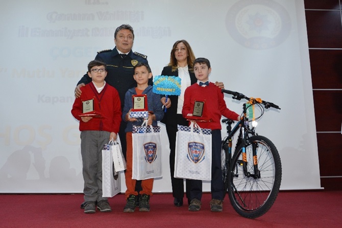 Santranç Şampiyonlarına Ödülleri Verildi