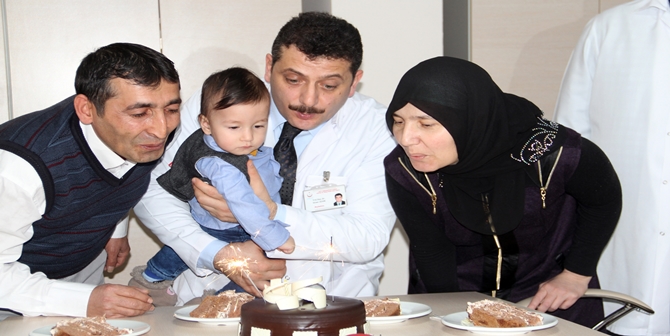 Tüp Bebek Çınar İçin Sürpriz Doğum Günü