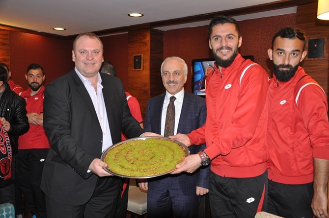 ANKAOS’dan Futbolculara Ziyaret