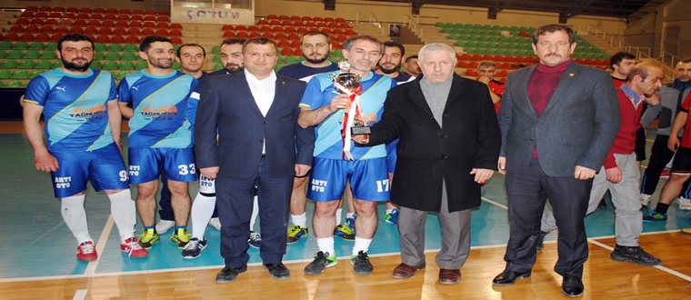 Necmettin Uzun’dan Spora ve Sporcuya Destek