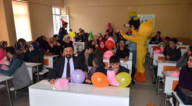 Üniversite Öğrencilerinin Özel Misafirleri