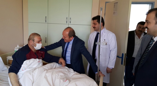 Karadağ, Hasta Ziyaretlerine Devam Ediyor