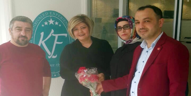 Demir’den Bayanlara 2017 Adet Karanfil