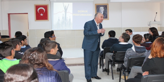 “Özdenetim” Konulu Söyleşi Düzenlendi