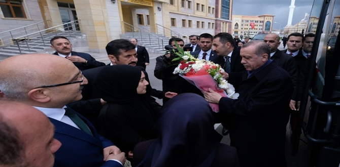 Cumhurbaşkanı Öğrencilerle Buluştu