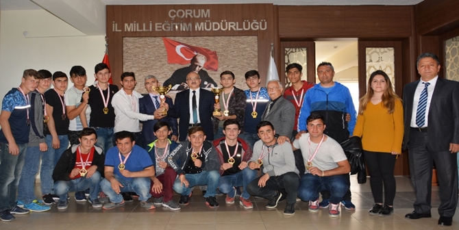 Şampiyonlardan Büyük’e ziyaret