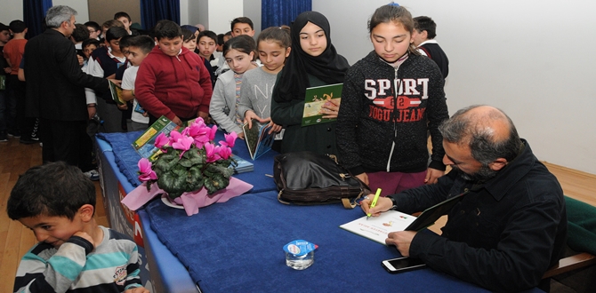 Çocuk Meclisi’nden “Masallar ve Gerçekler” Konferansı