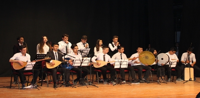 Şiir ve Müzikli Unutulmaz Bir Gece Sundular