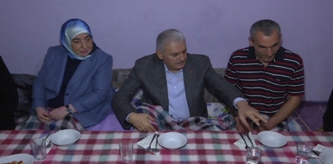 Başbakan Yıldırım Çorumlu Aileyle İftar Yaptı