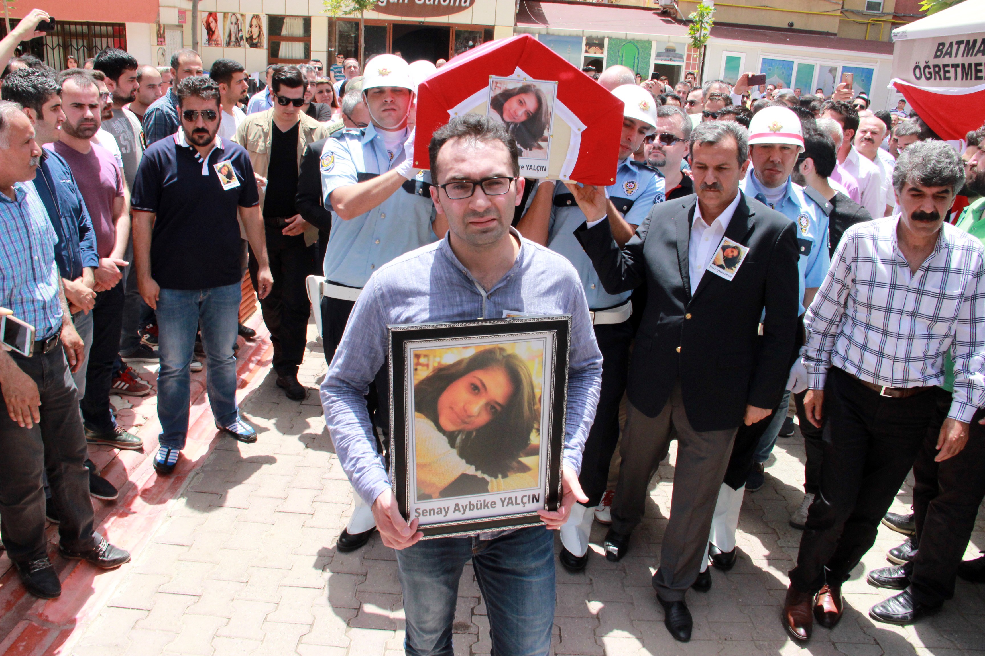 Aybüke Öğretmen İçin Tören Düzenlendi