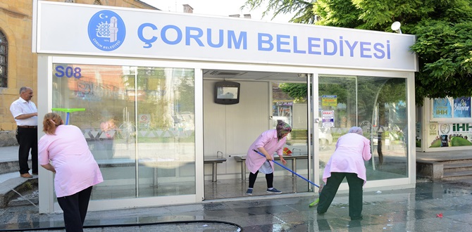 Otobüs Durakları Bayram İçin Temizlendi