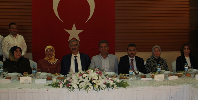 Şehit Aileleri ve Gaziler Yemekte Buluştu