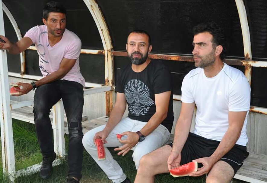 Özbey’den Takıma Karpuz İkramı