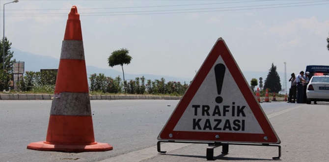 Otomobil Virajı Alamadı