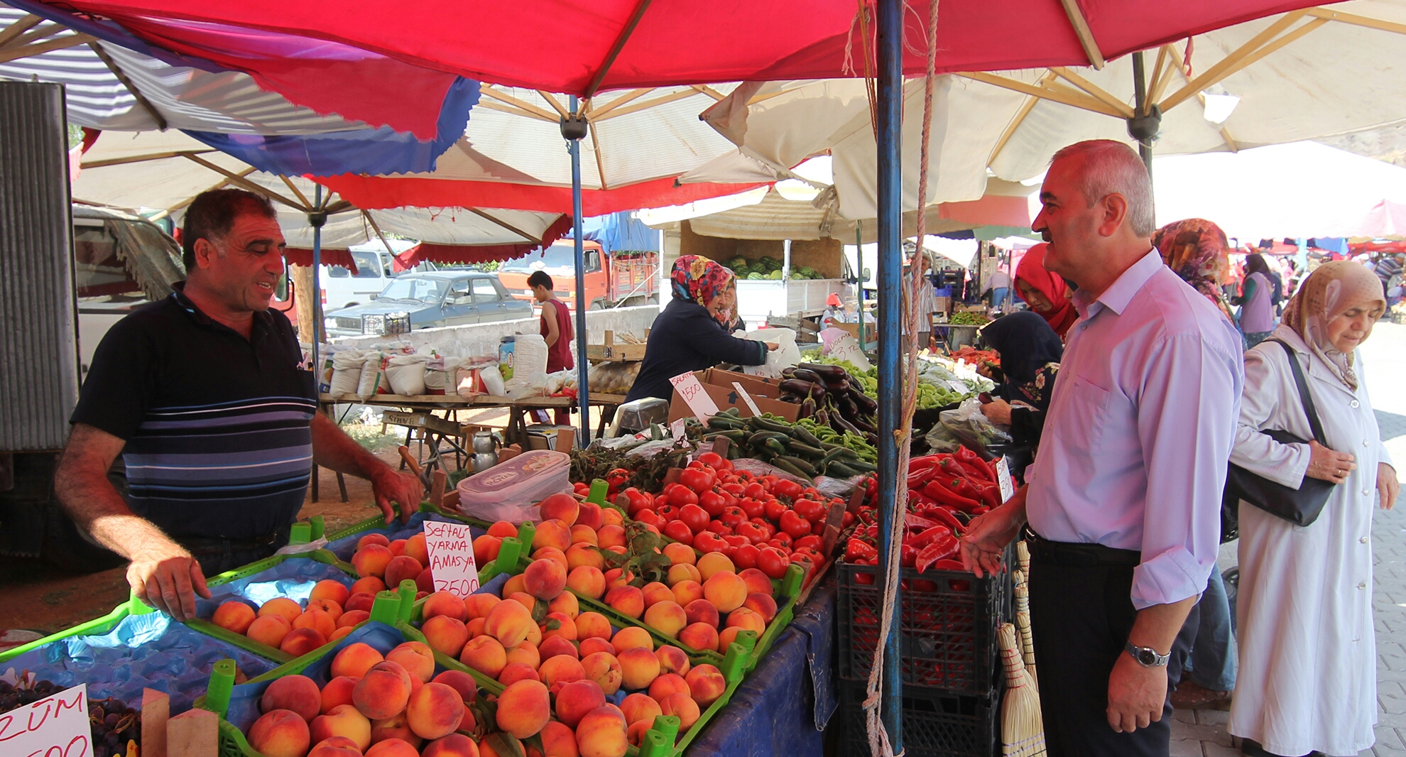 Başkan Pazar Yerini Gezdi