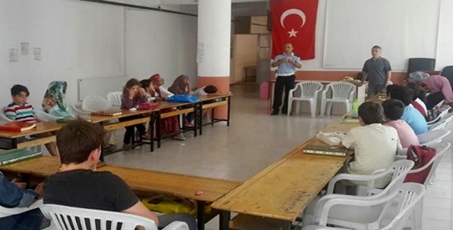 Kuran Kursu Öğrencilerine Trafik Eğitimi