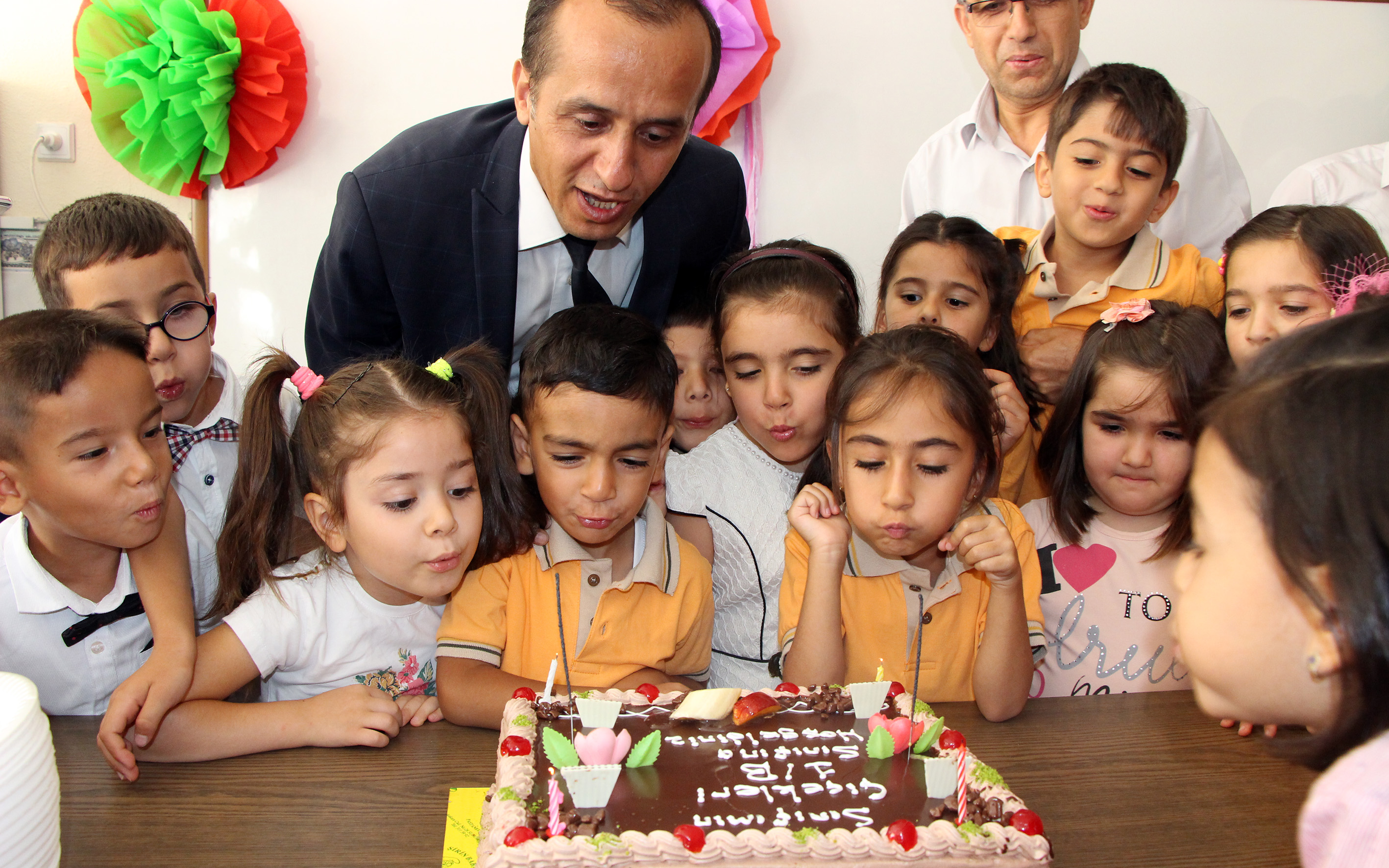 Yeni Öğretim Yılına Pastalı Kutlama