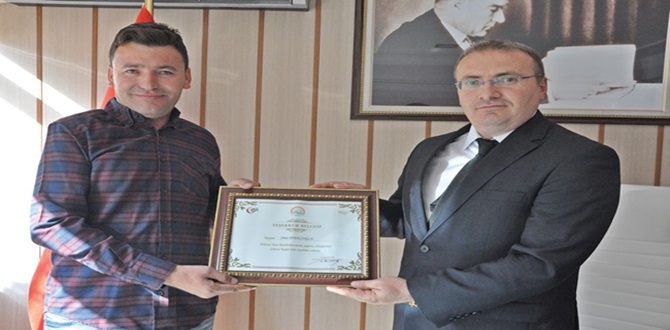 Bakan Çelik Tarafından Ödüllendirildi