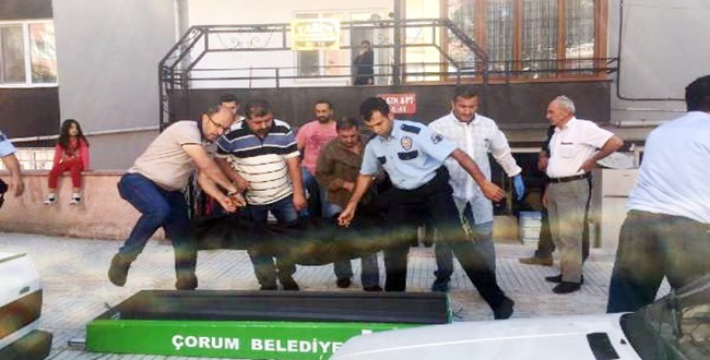 Kendini Asarak İntihar Etti