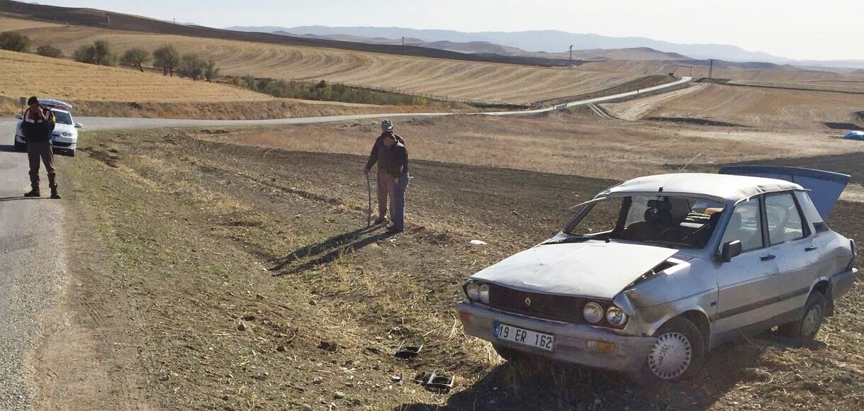 Otomobil Tarlaya Uçtu: 1 Yaralı