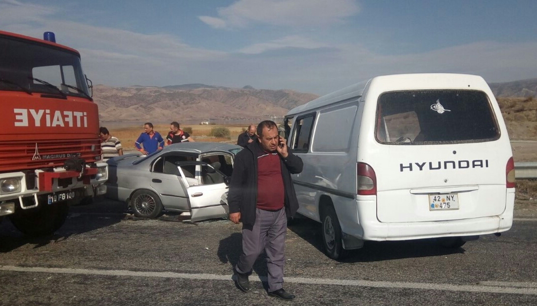 Kafa Kafaya Çarpıştılar