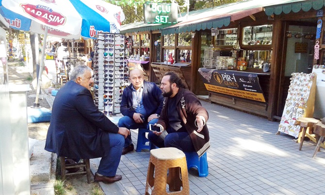 Kapalı İşyerleri Sokağa Gölge Düşürüyor