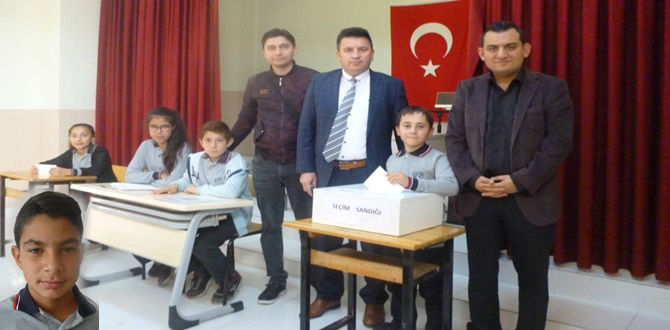 Yunus Emre’de Demokrasi Şöleni