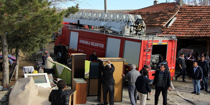 Eşyaları Vatandaşlar Kurtardı