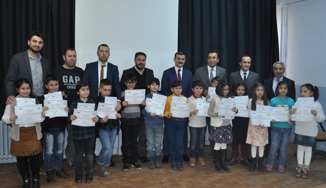 Eğitim Sonunda Sertifikalarını Aldılar