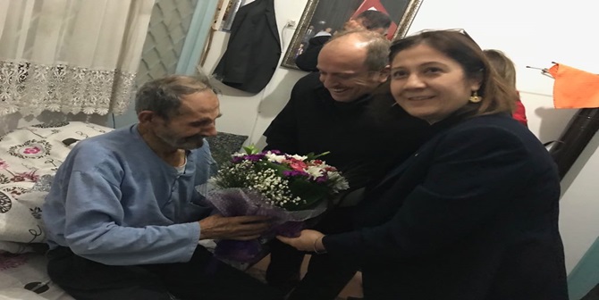 Ceritoğlu, “Bayrak Dede”nin Gönlünü Aldı