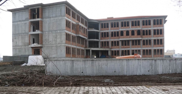 Alaca’ya İki Okul Yaptırılıyor