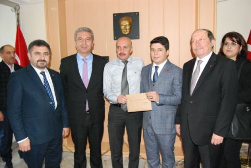Kalender, Mazbatasını Aldı