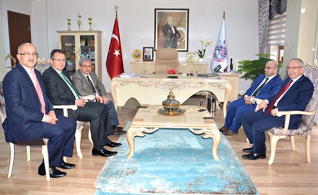 Öğretmen ve Öğrencilere Laptop