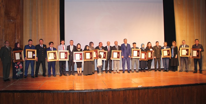 Ödül Töreninde Duygulu Anlar Yaşandı