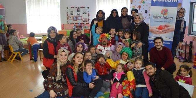 Gençlik Merkezi’nden Köy Okullarına Yardım