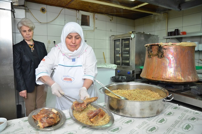 Paşaların “Sefer Yemeği” Tarihi Konakta Kaynıyor