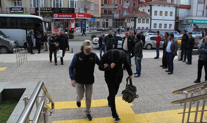 FETÖ’den 13 Kişi Adliyede