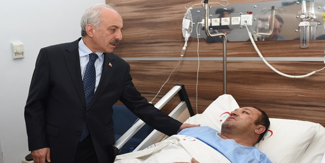 Gül’den, Yaralılara Moral Ziyareti
