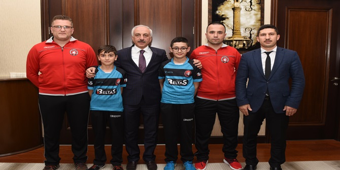 Arda ve Uğurcan Avrupa Vitrininde