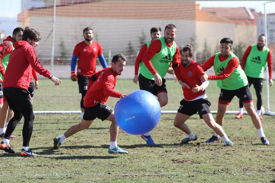 Tarsus Maçını Bekliyorlar