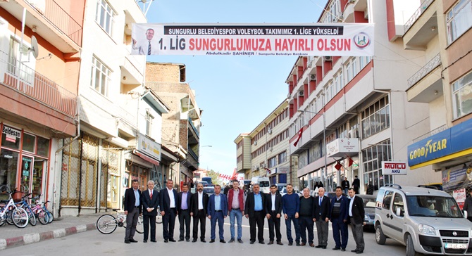 Recep Gür’den Şahiner’e 1. Lig Kutlaması