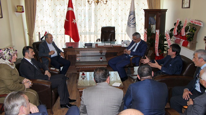Vali Kılıç ve Uslu, Behiç Akkaş’ı Tebrik Etti