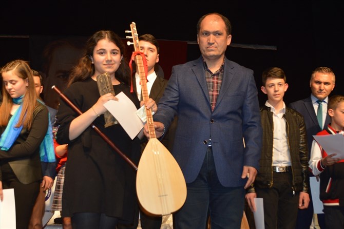 Türkülerini Şehit Öğretmen İçin Söylediler