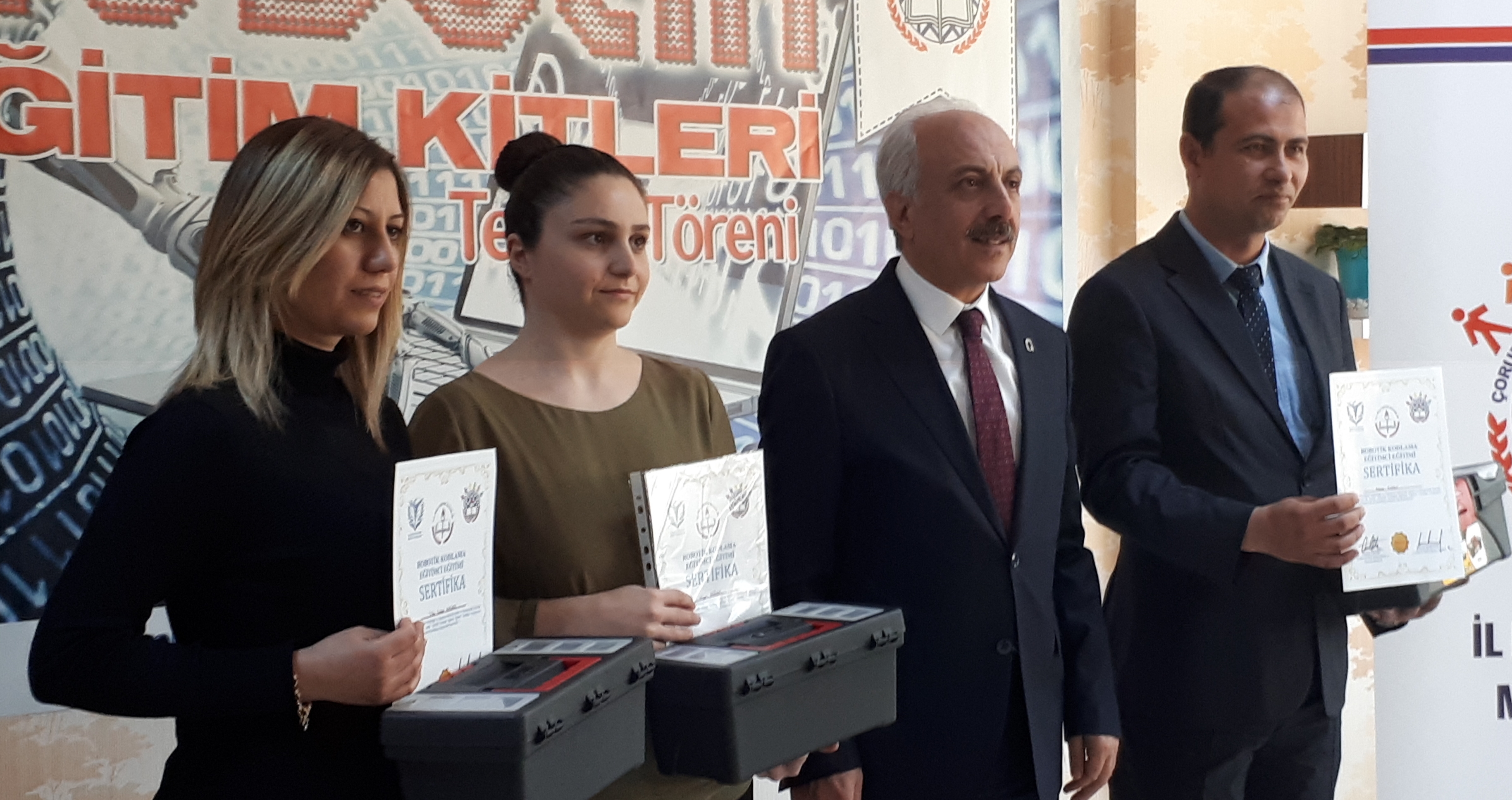 Robotik Eğitim Sertifikaları Verildi