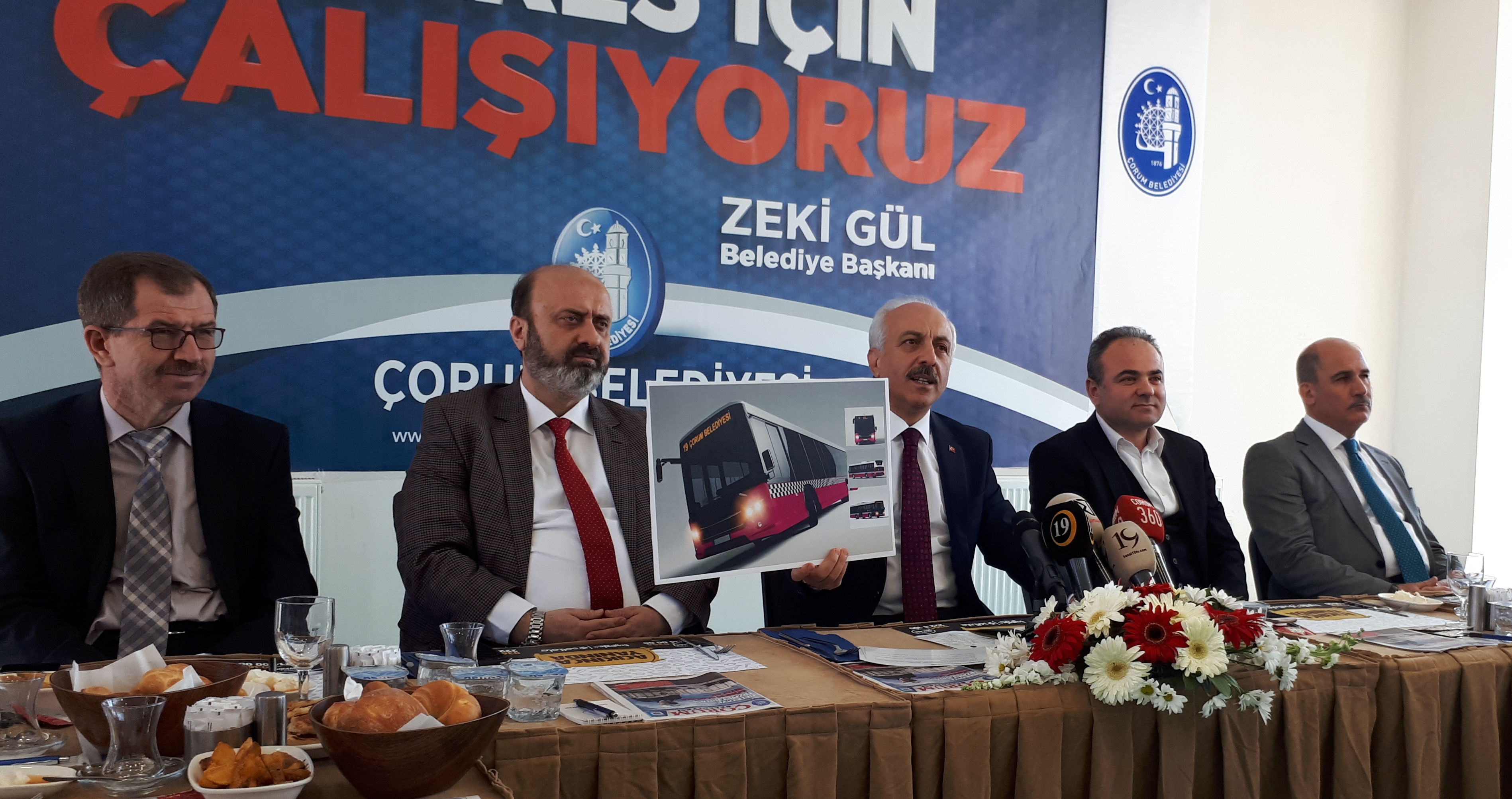 Otobüslerimiz Pembe Olacak