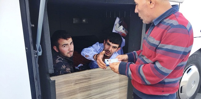 Biletsiz Yolcular Bagajdan Çıktı