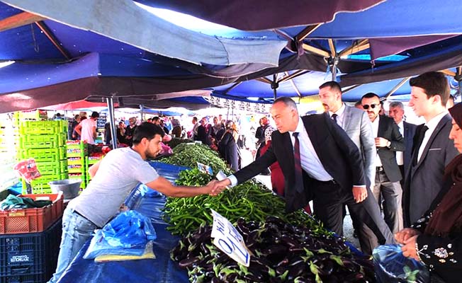 Aras, Sıkmadık El Bırakmıyor