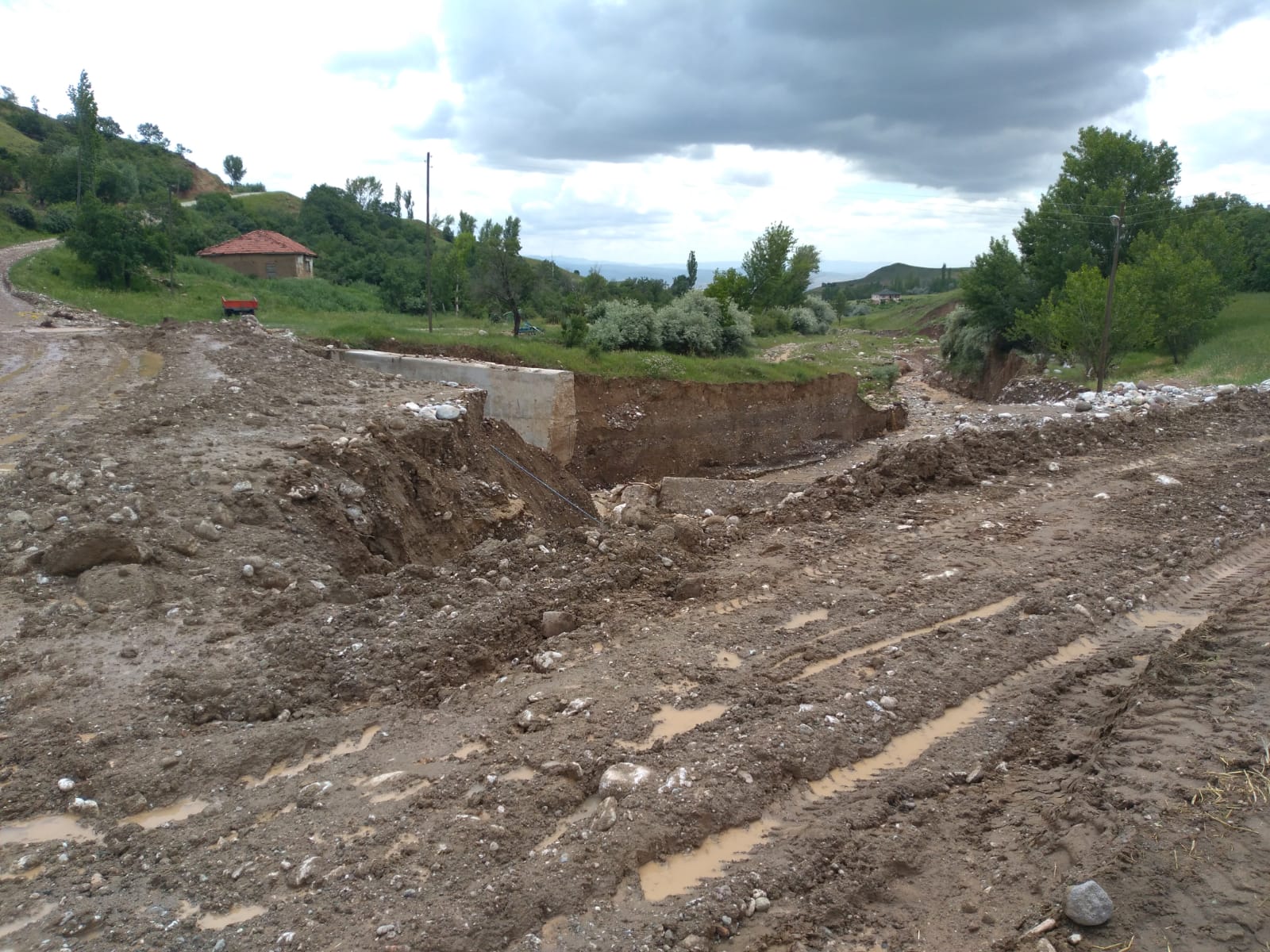 İki Köy Arasında Ulaşım Kapandı